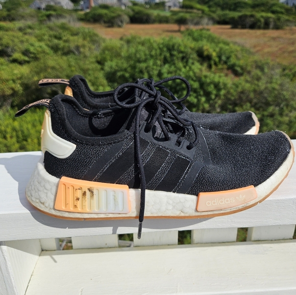 Adidas NMD R1 Running Sneakers Shoes Black Peach Size 9 - Picture 1 of 12